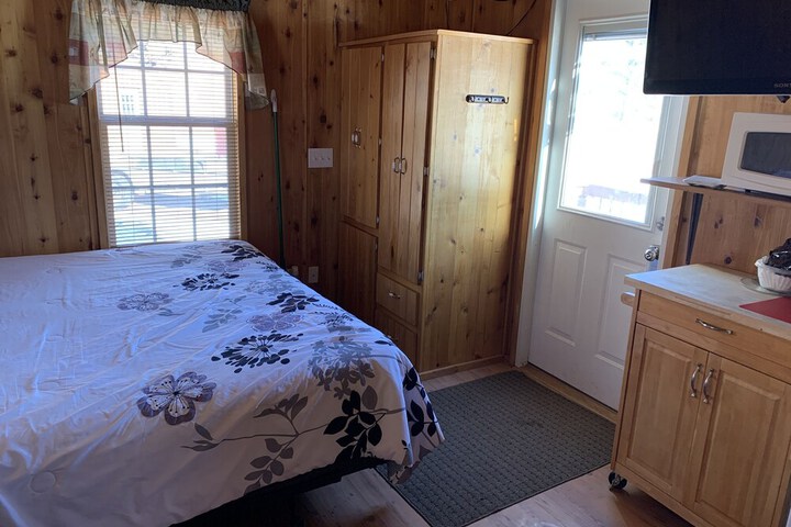 Room 3 of 53