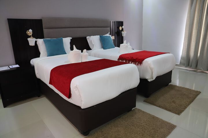 Room 2 of 6