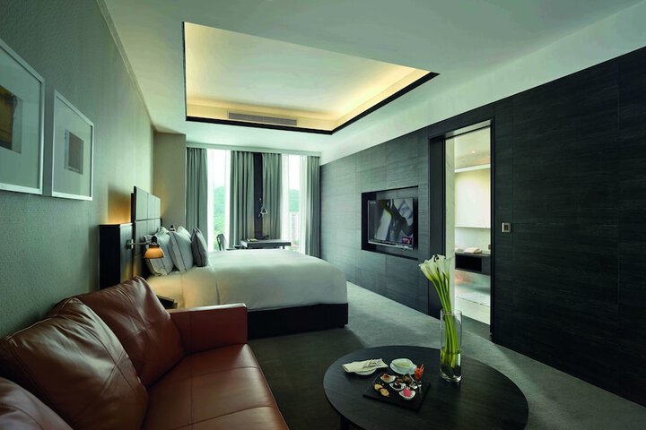 Room 11 of 40