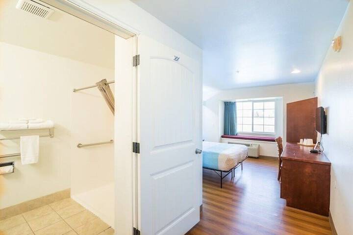 Room 48 of 58