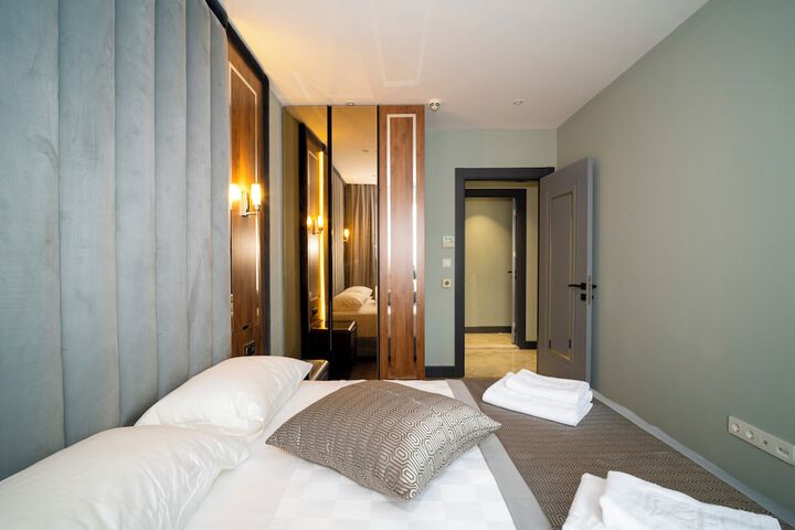 Room 18 of 92