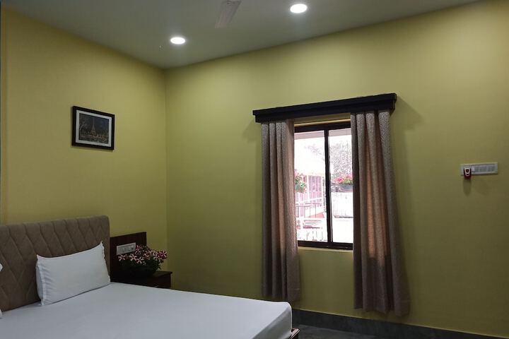 Room 9 of 40