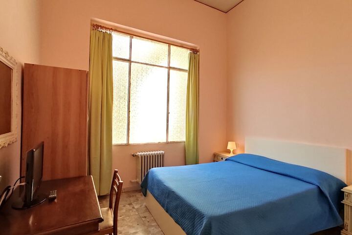 Room 28 of 52