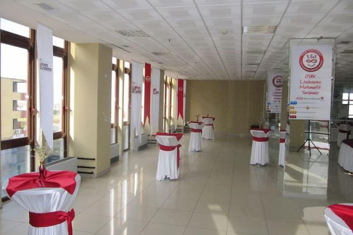 Ballroom/Hall 78 of 90