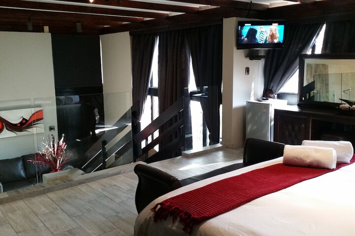 Room 4 of 90