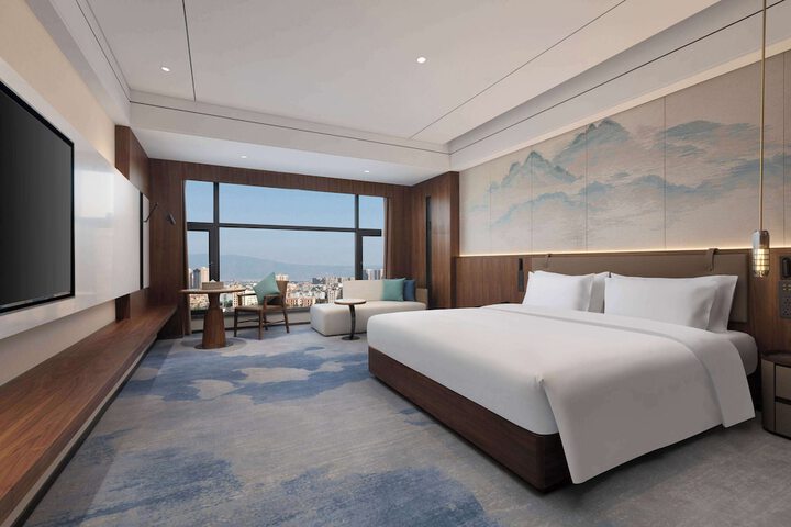Room 5 of 19