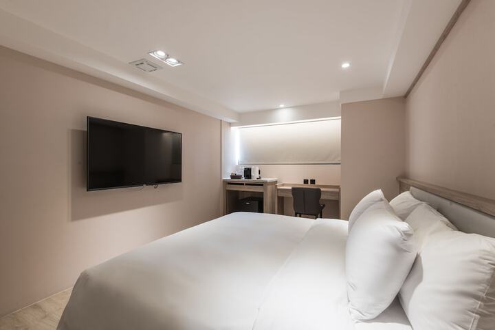 Room 84 of 145