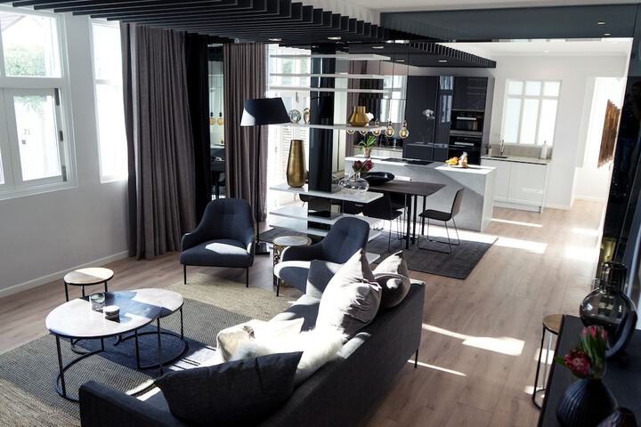 Room 16 of 28