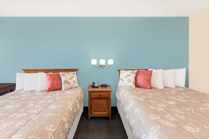 Room 115 of 128