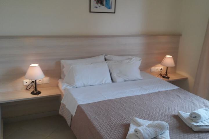 Room 5 of 49