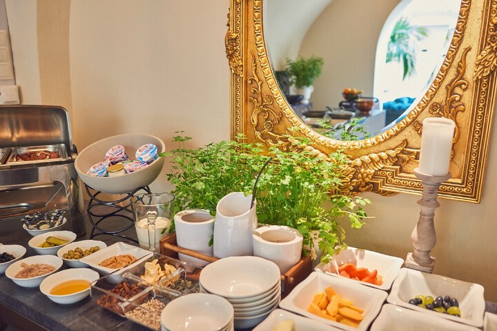 Dining 42 of 74