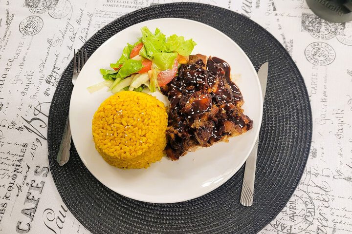 Dining 11 of 24