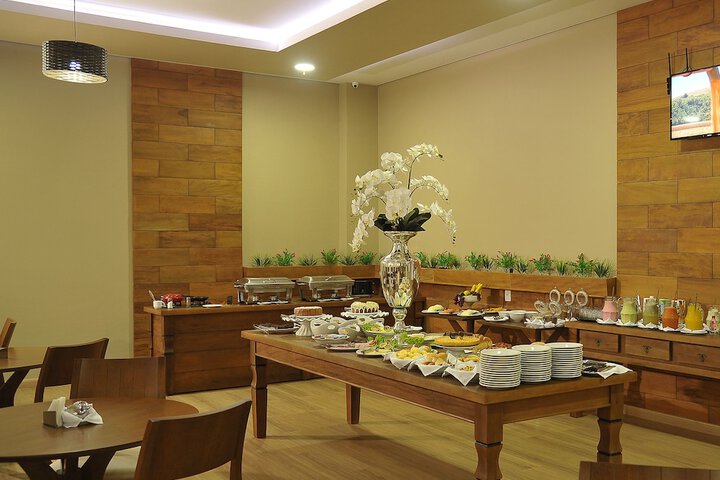 Dining 21 of 34