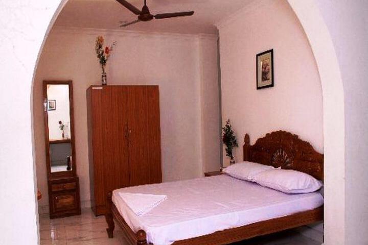 Room 2 of 6