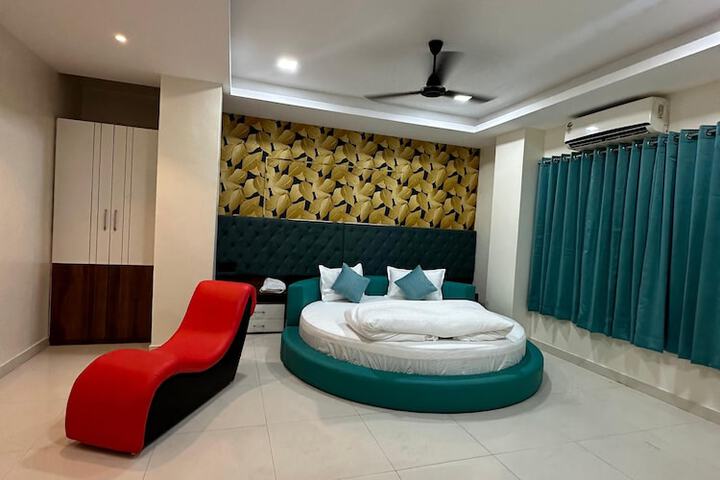 Room 12 of 29