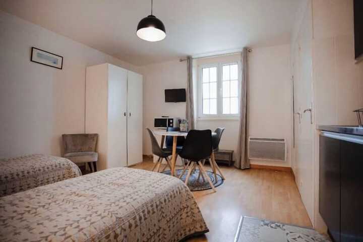 Room 12 of 74