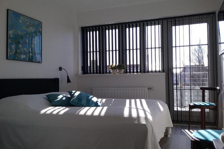 Room 16 of 45