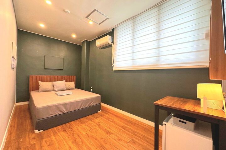Room 30 of 58