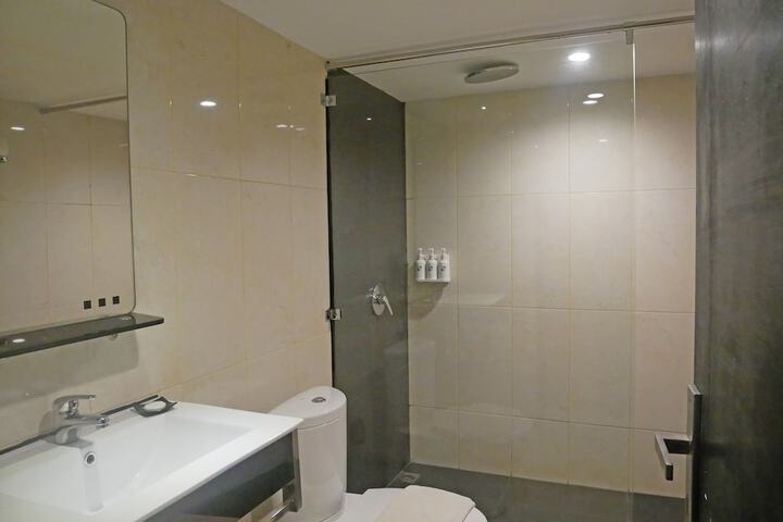 Room 7 of 85