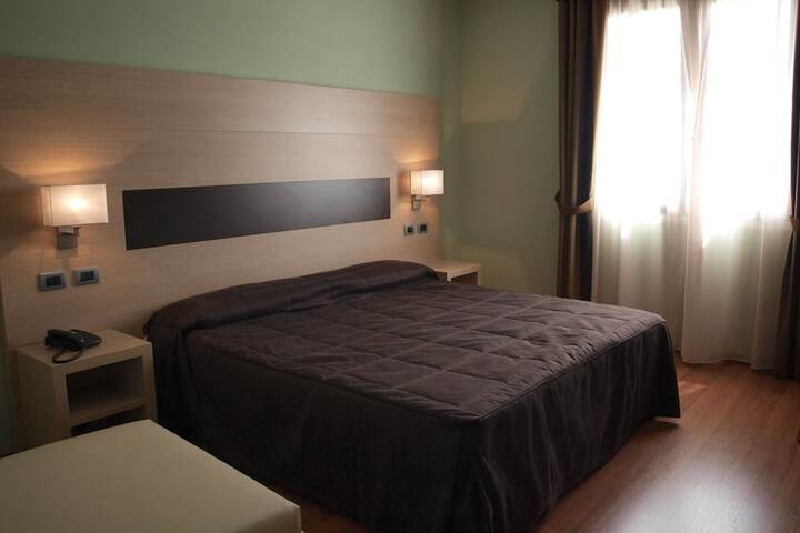 Room 6 of 23
