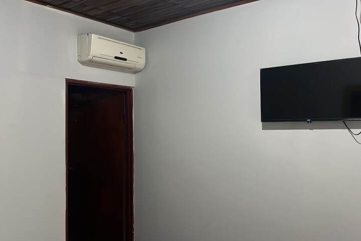 Room 13 of 36