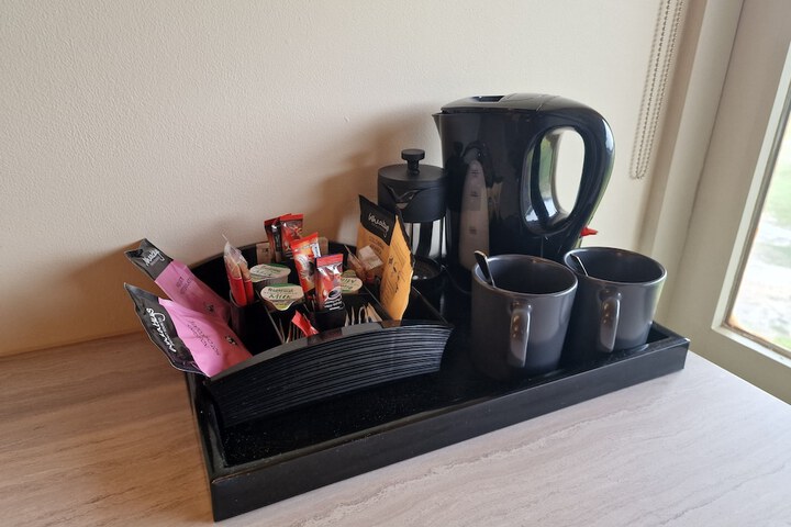 Room 4 of 27