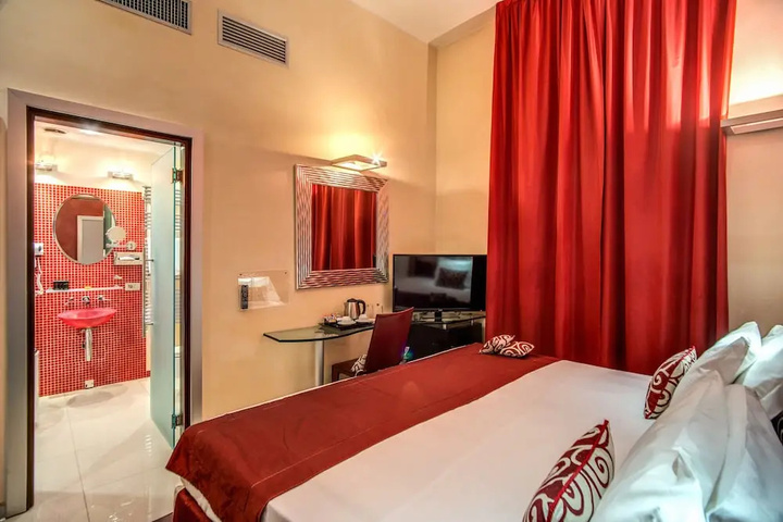 Room 2 of 8