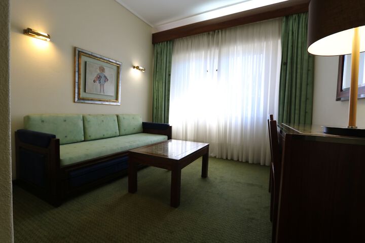 Room 7 of 46