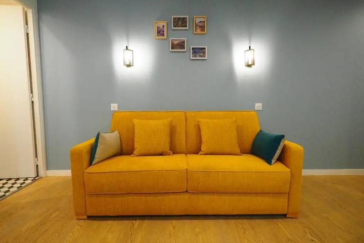 Room 2 of 20