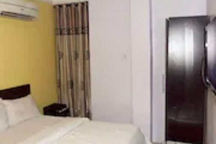 Room 15 of 35