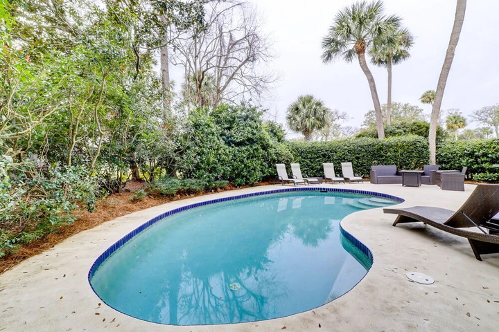 Pool 13 of 19
