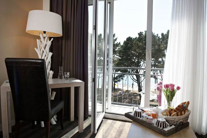 Dining Photos