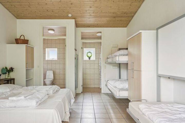 Room 44 of 112