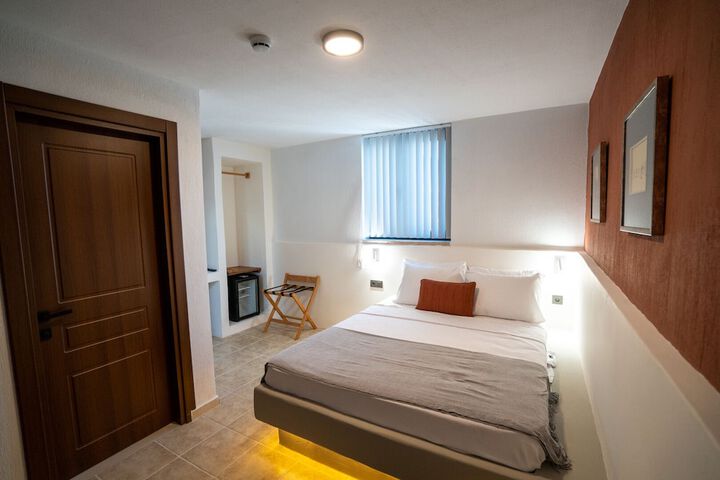 Room 28 of 73