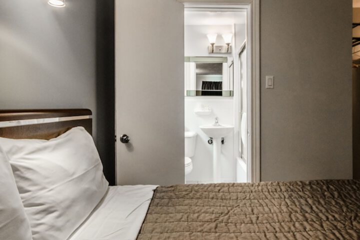Room 25 of 83