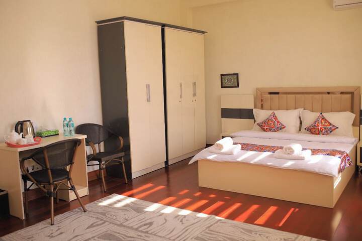 Room 4 of 23