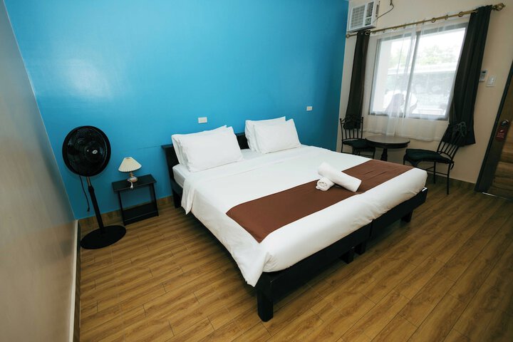 Room 33 of 125