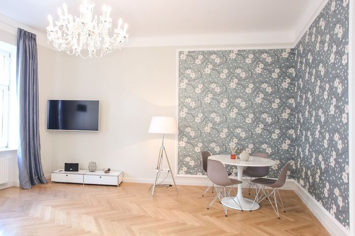 Room 16 of 33