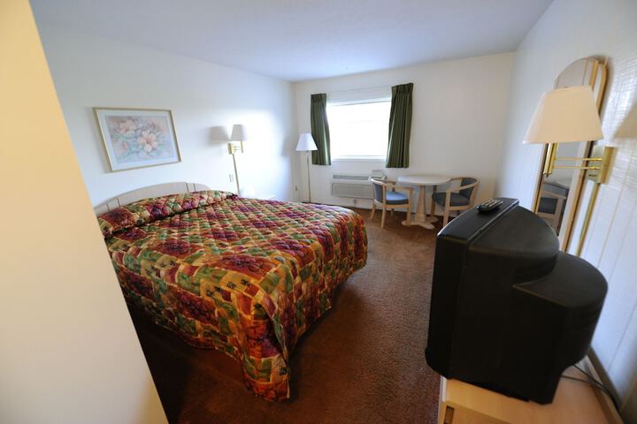 Room 6 of 35