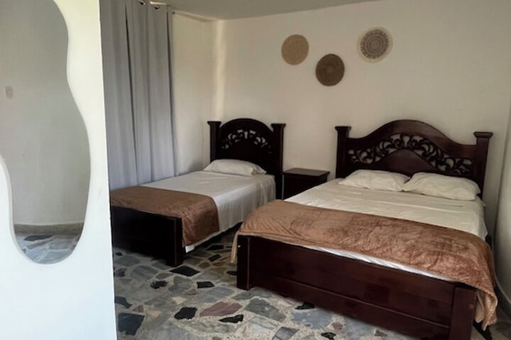 Room 6 of 27