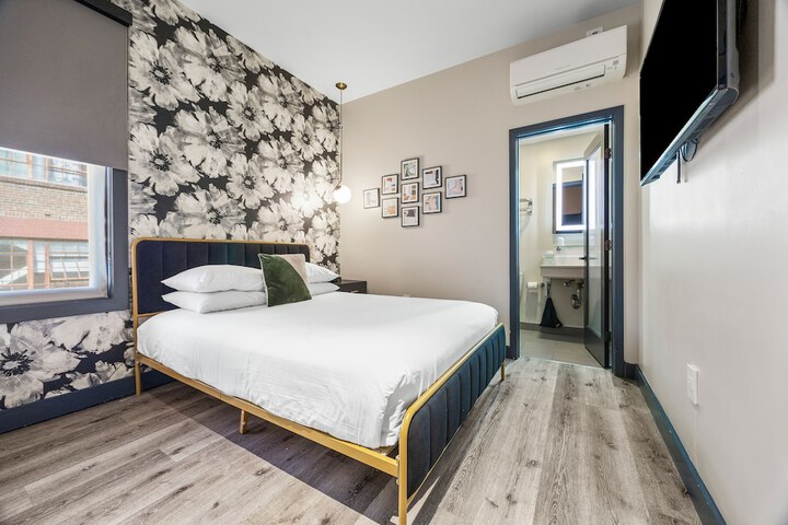 Standard Queen Bed Accessible (13 of 34)