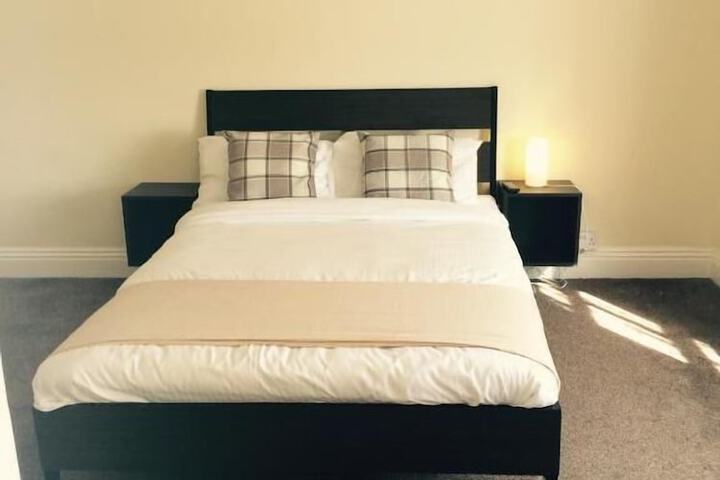 Room 2 of 39