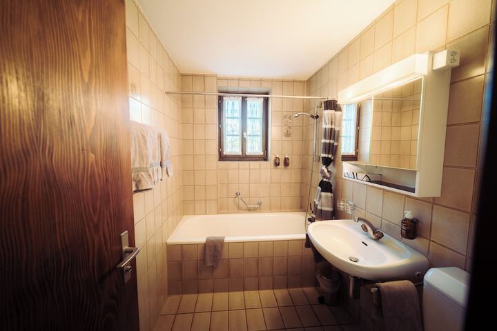 Room 15 of 28