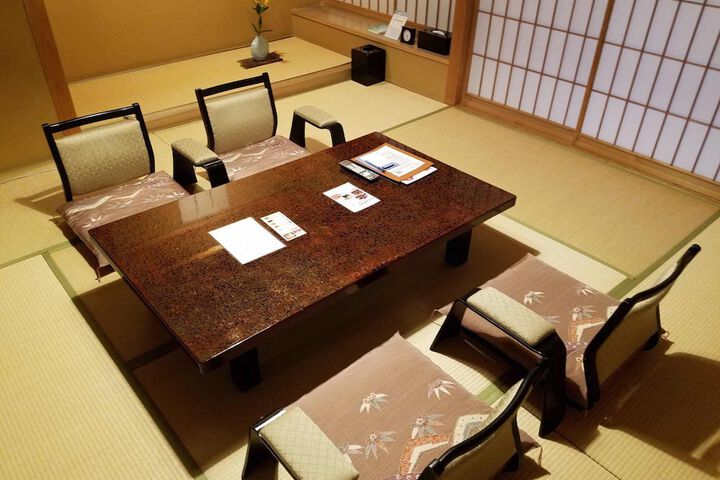 Room 14 of 118