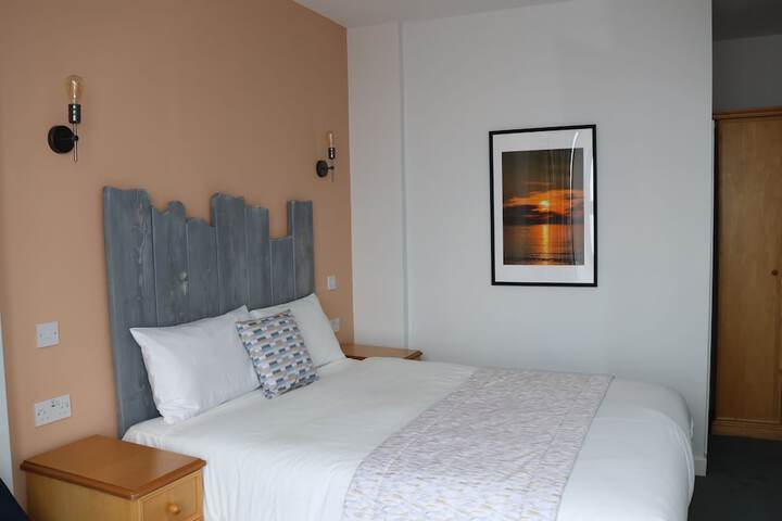 Room 13 of 21