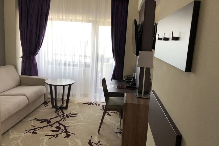 Room 15 of 49