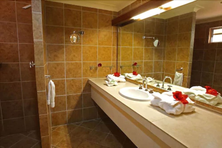 Room 14 of 27