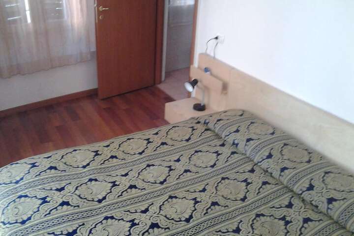 Room 38 of 60