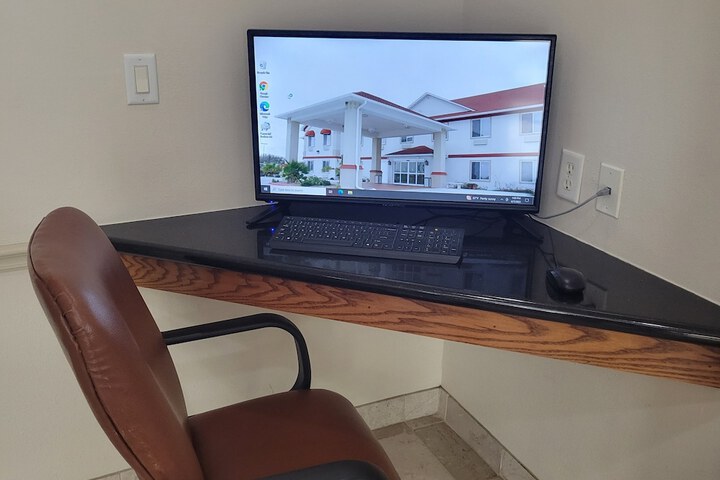 Business Center 24 of 29