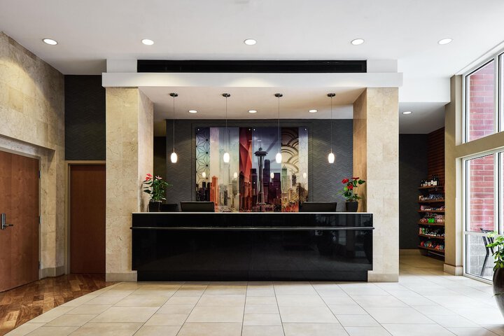 Entrance & Lobby